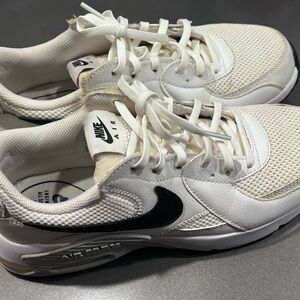 Nike Air Max Excee Womens Size 9 White Black Platinum Athletic Shoes